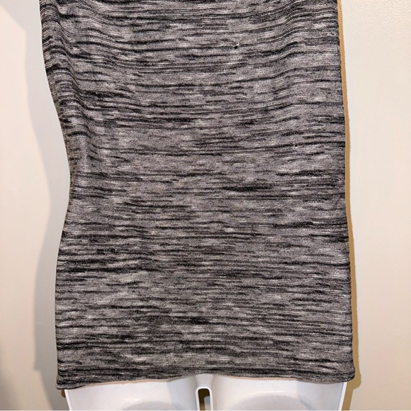 BCBGMaxAzria sleeveless faux Wrap around top, size medium, gray/black - Picture 6 of 16